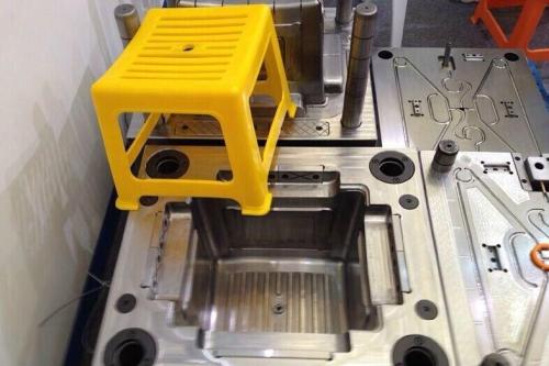 注塑模具加工中模具原理及组成要点有那些呢？